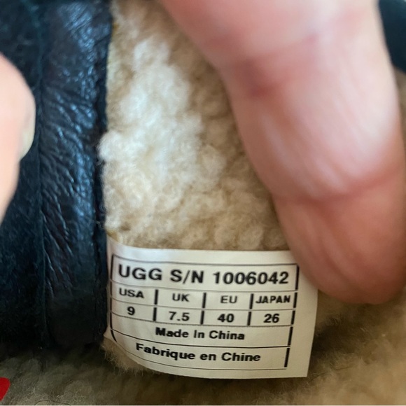 UGG Women’s Chaney Black Suede Water-Resistant Mid Boots - Size 9 NWOT - Picture 11 of 11